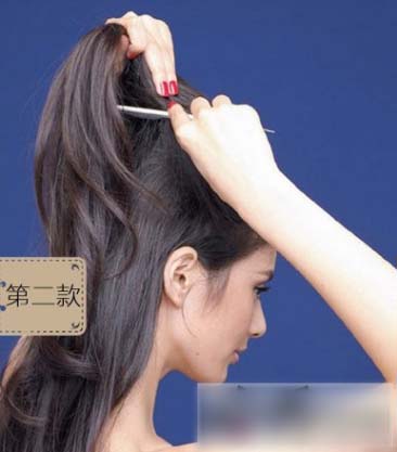 夏季无刘海马尾辫的扎法 清凉甜美学起来