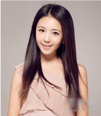 圆脸直发发型 温婉贤淑变身小女人	