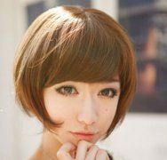 田字脸女生时尚发型示范 告诉你田字脸适
