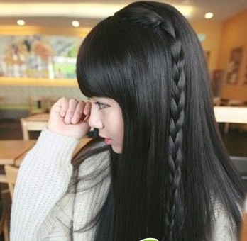 圆脸直发发型 温婉贤淑变身小女人	