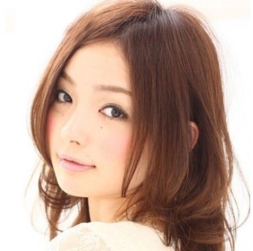 短发中分梨花头图片 打造瓜子脸变身萌女孩
