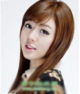 圆脸直发发型 温婉贤淑变身小女人	