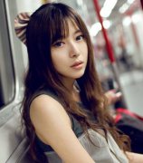 女生斜刘海发型设计赏析 轻松扮出完美淑