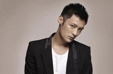 分享男圆脸适合什么发型　酷帅发型你也能拥有